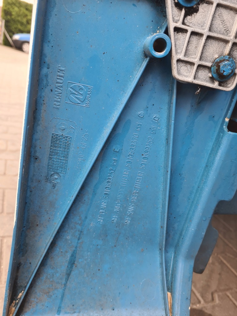 Elka молдинг защита дверца левая оригинал renault magnum dxi Недорого