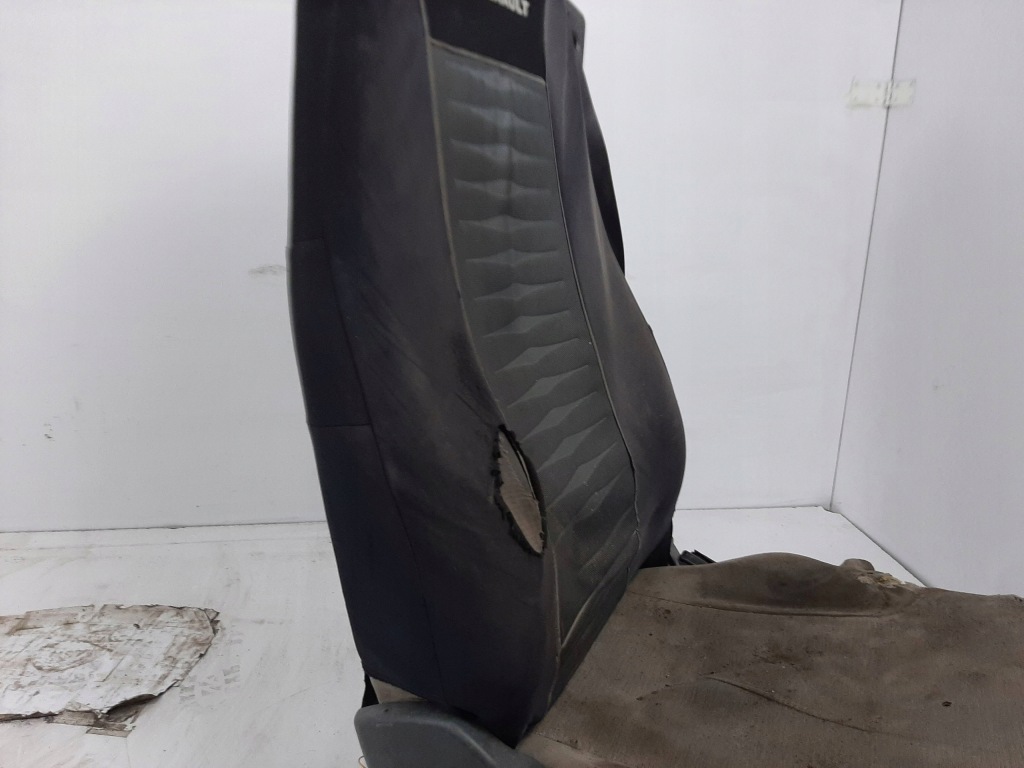 Renault premium euro4 10800cm3 07r сиденье пневматический левый водителя в Украине