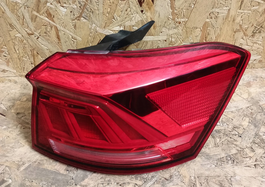фото №1, Vw t-roc лампа задняя задняя правая led