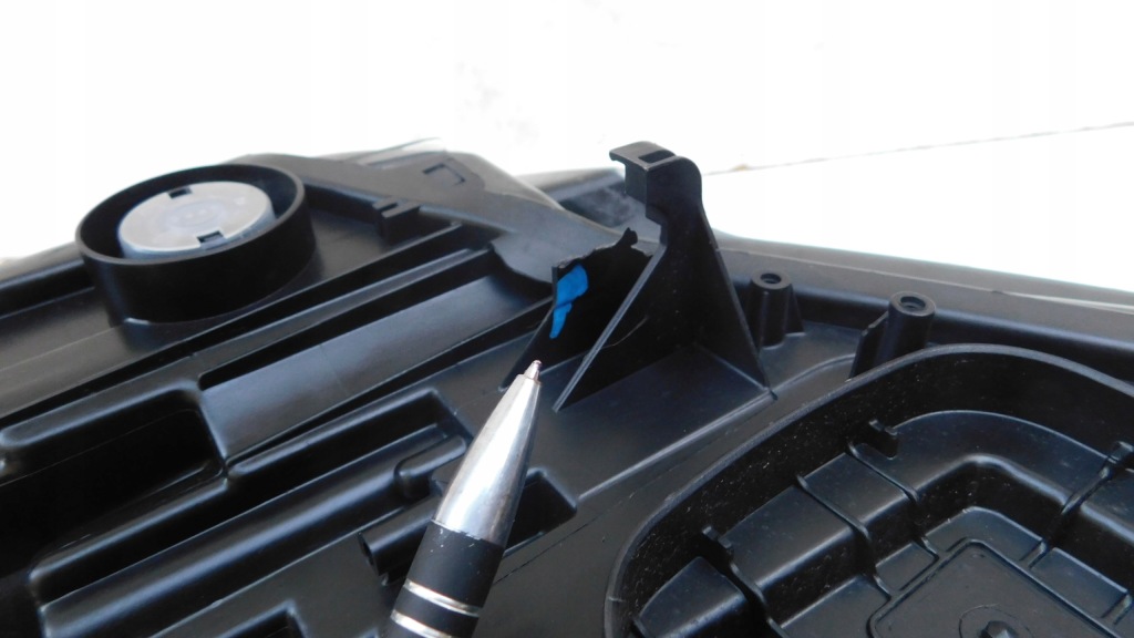 Фара перед правый  opel crossland x 17- обычная led с Разборки