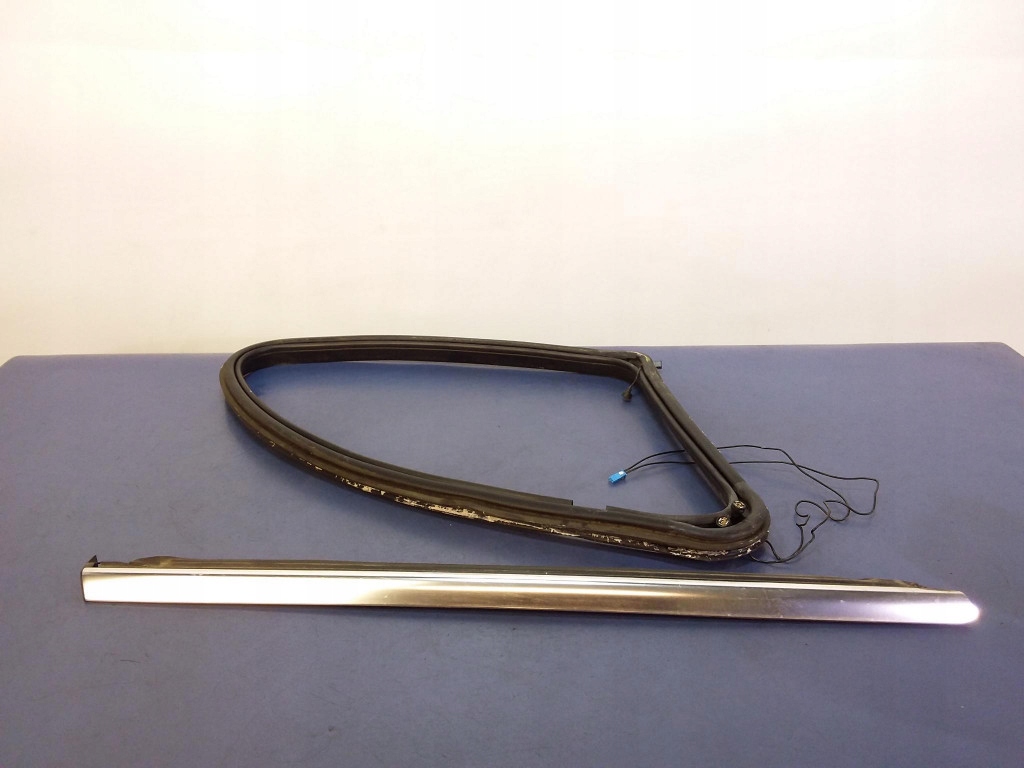 R-klasa w251 стекло кузовная задняя левая откидная в Украине