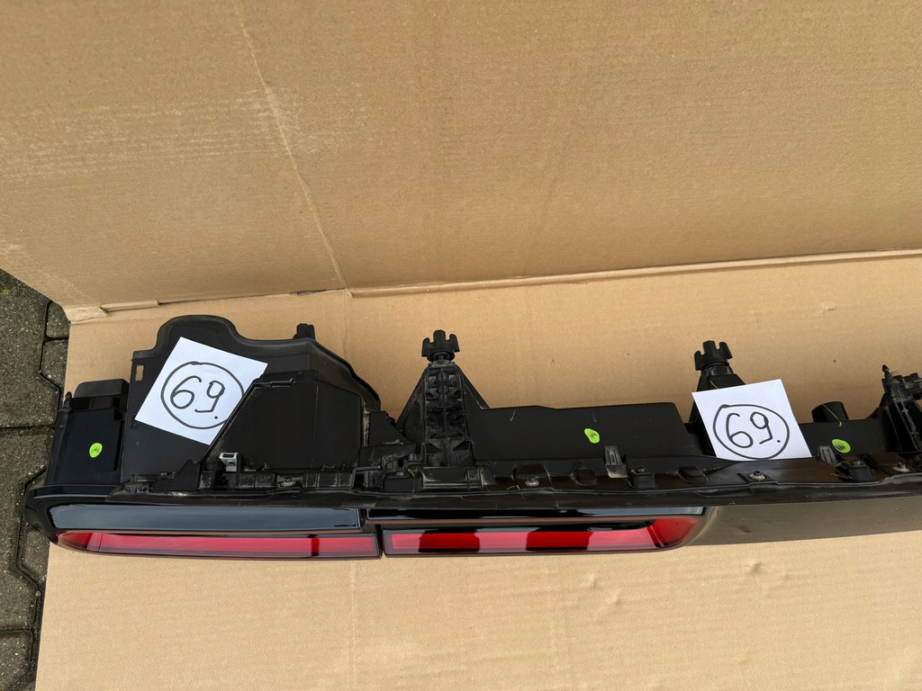 фото №14, Dodge challenger накладка задні лампи 2015+