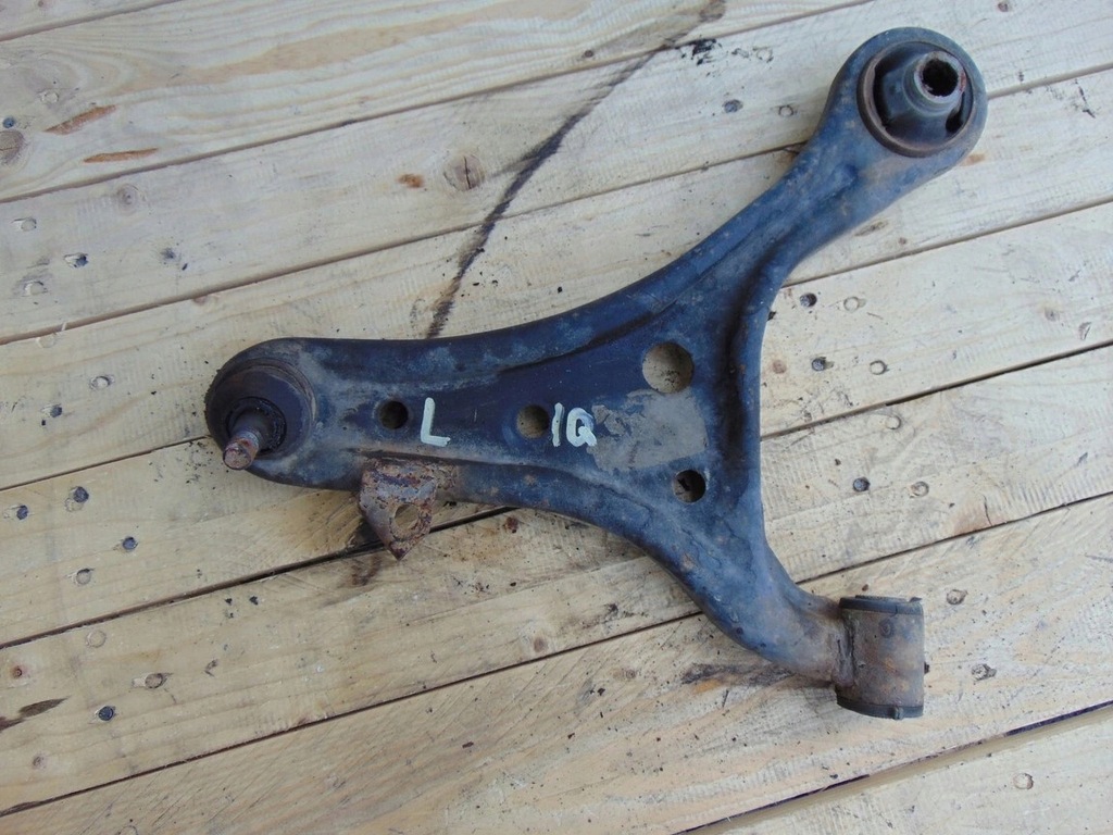 фото №1, Рычаг левый перед toyota iq 1.0
