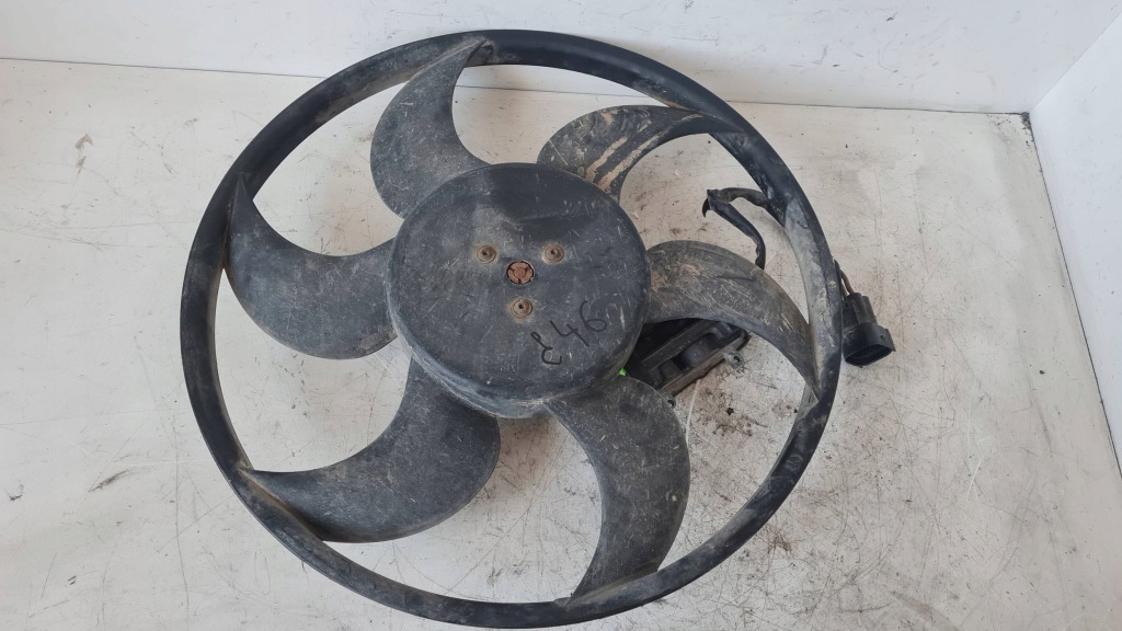 Електричний вентилятор радіатора bmw e46 2.0 d 6904768 європа в Україні