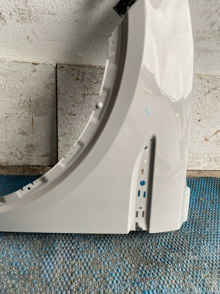 Крыло  левое  jaguar e-peace x540 2017- с Разборки