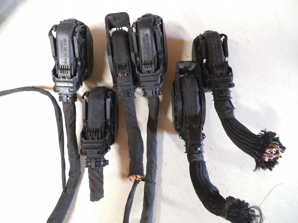 фото №1, Mercedes gla156 штекер насоса abs