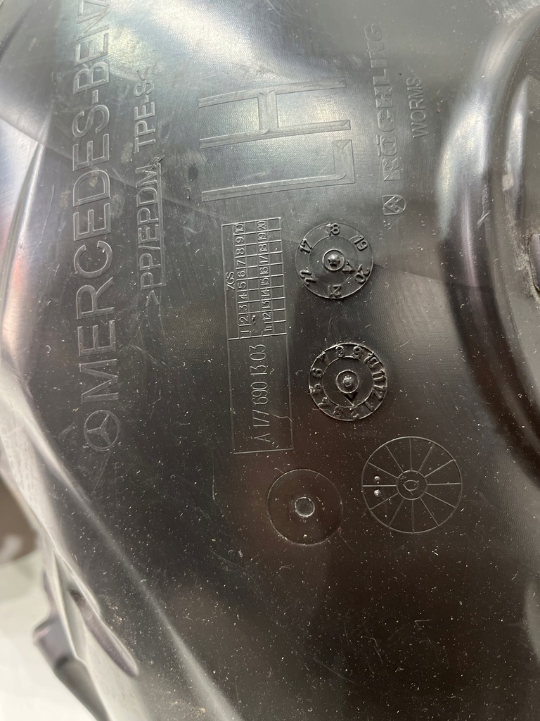 фото №11, Mercedes gla glb x247 w247 подкрылок перед передние левая a2476906500