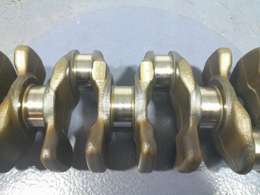 Toyota auris 2 рестайлинг  1.8 hyb 136 km 2zrfxe wał коленчатый Недорого