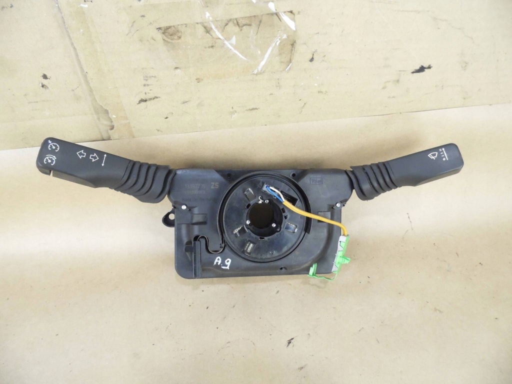 фото №1, Переключатель opel оригинальный номер 13197719