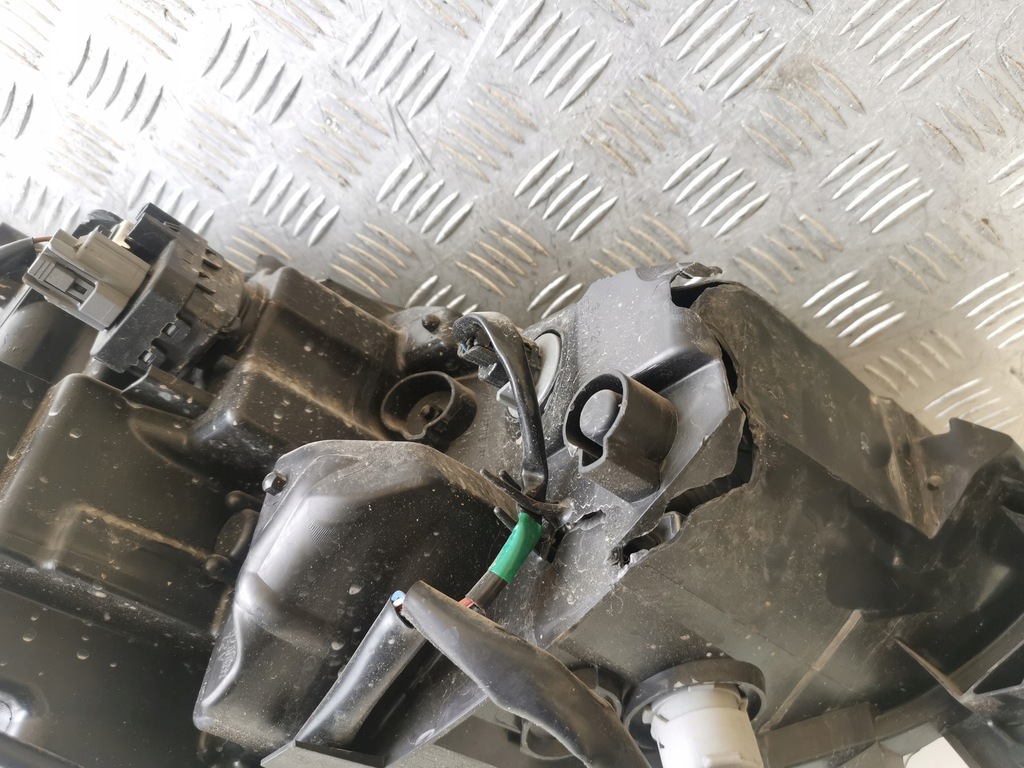 фото №11, Mazda cx5 ii 17- лампа перед левая usa 11 pin