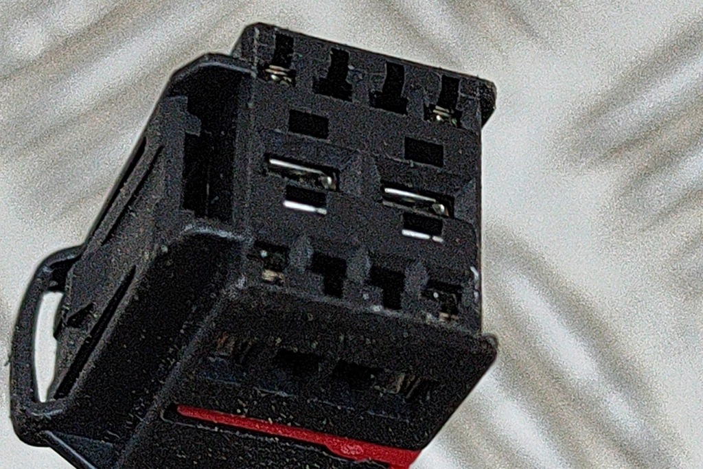 фото №5, Audi e-tron gen левая сторона крышки багажника привод газовый 4ke827851a 2020