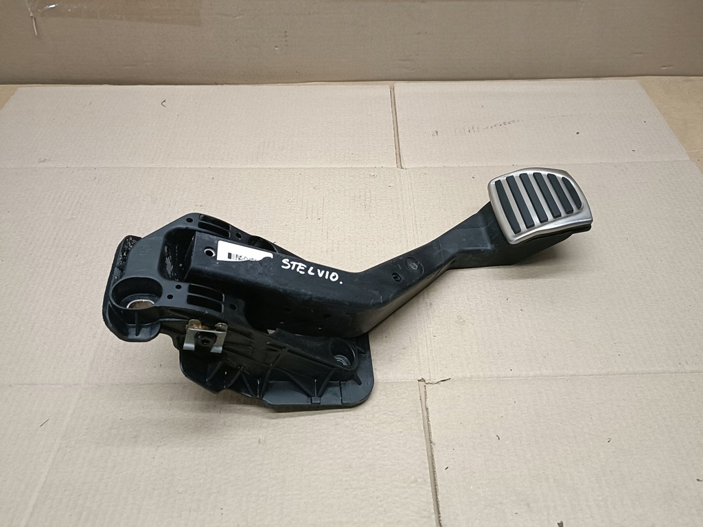 фото №1, Alfa romeo stelvio педаль тормоза