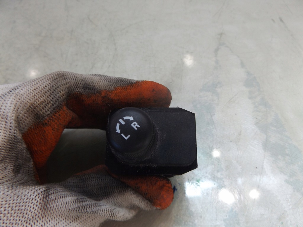 фото №1, Ignis iii перемикач дзеркал