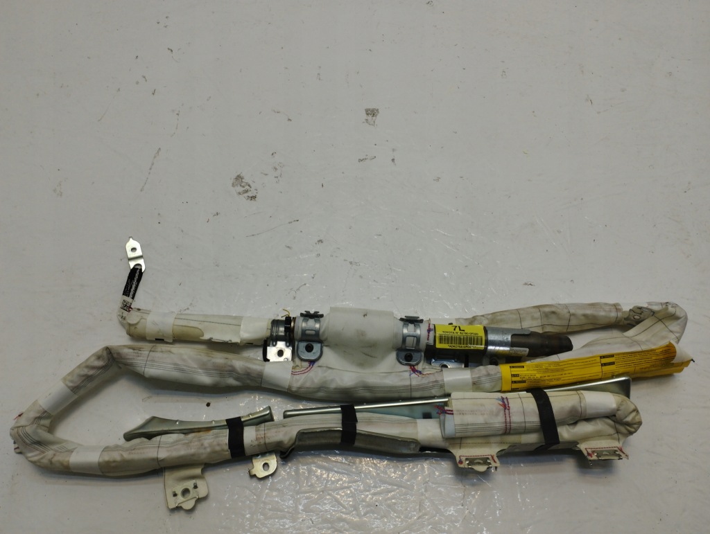 фото №1, Toyota verso шторка безопасности левая 62180-0f020a