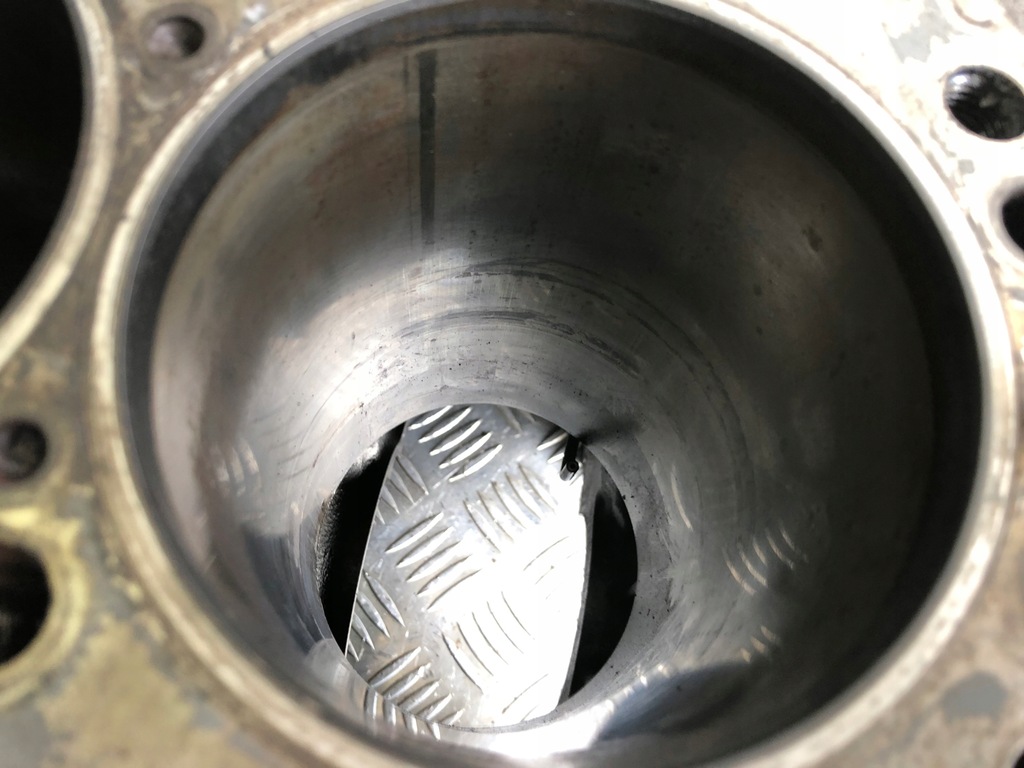 фото №11, Nissan atleon 3.0d блок двигателя 69t45 bd30d tw09482e