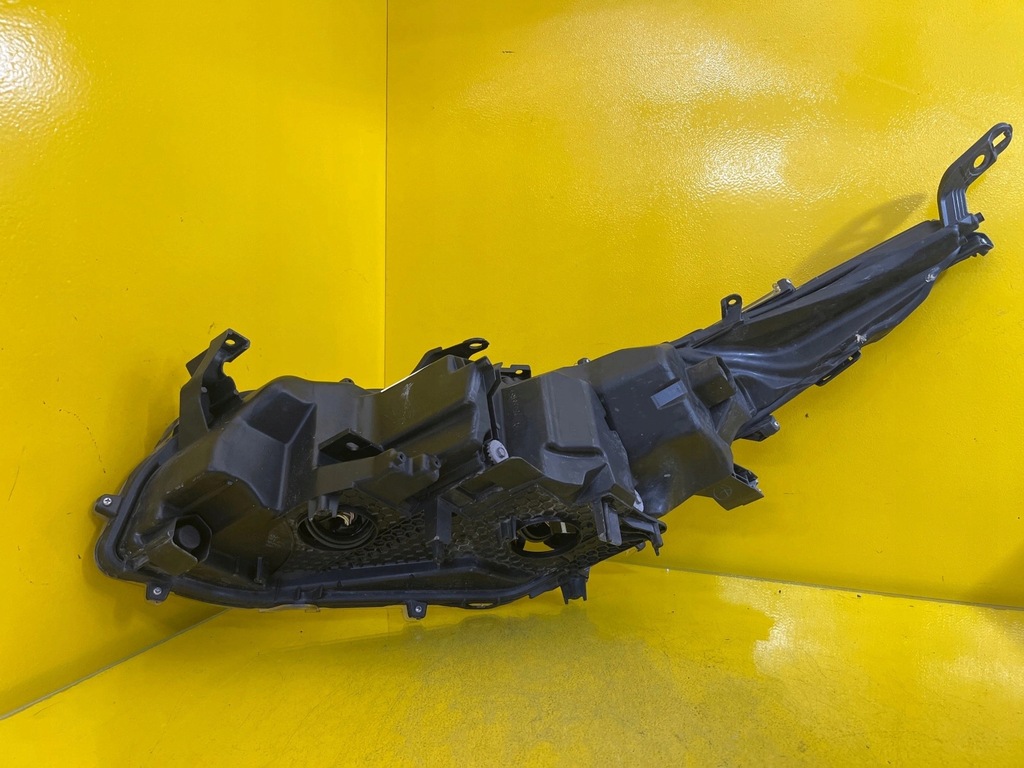 фото №3, Лампа права toyota prius prime 2017- full led