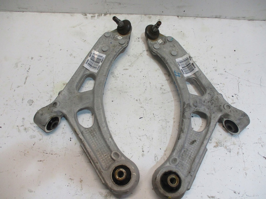 фото №1, Рычаг правый левый передний citroen ds4 ii