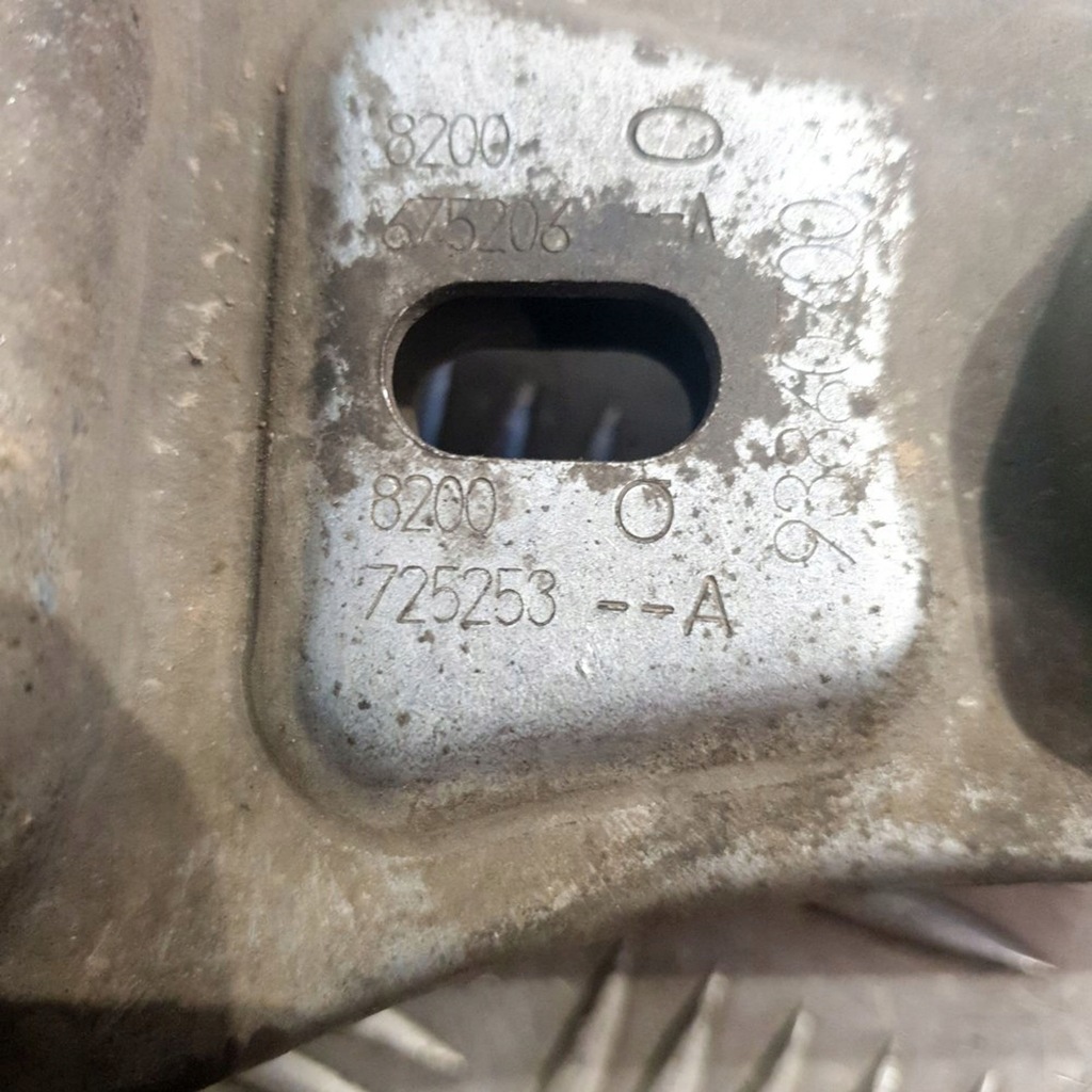 фото №7, Renault master iii 2011 кронштейн / кронштейн коробки передач