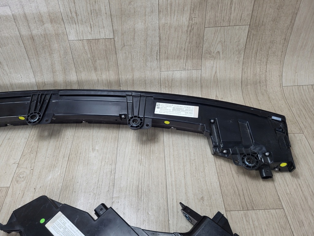 фото №9, Porsche taycan 9j1 лампа накладка задня задня права ліва комплект