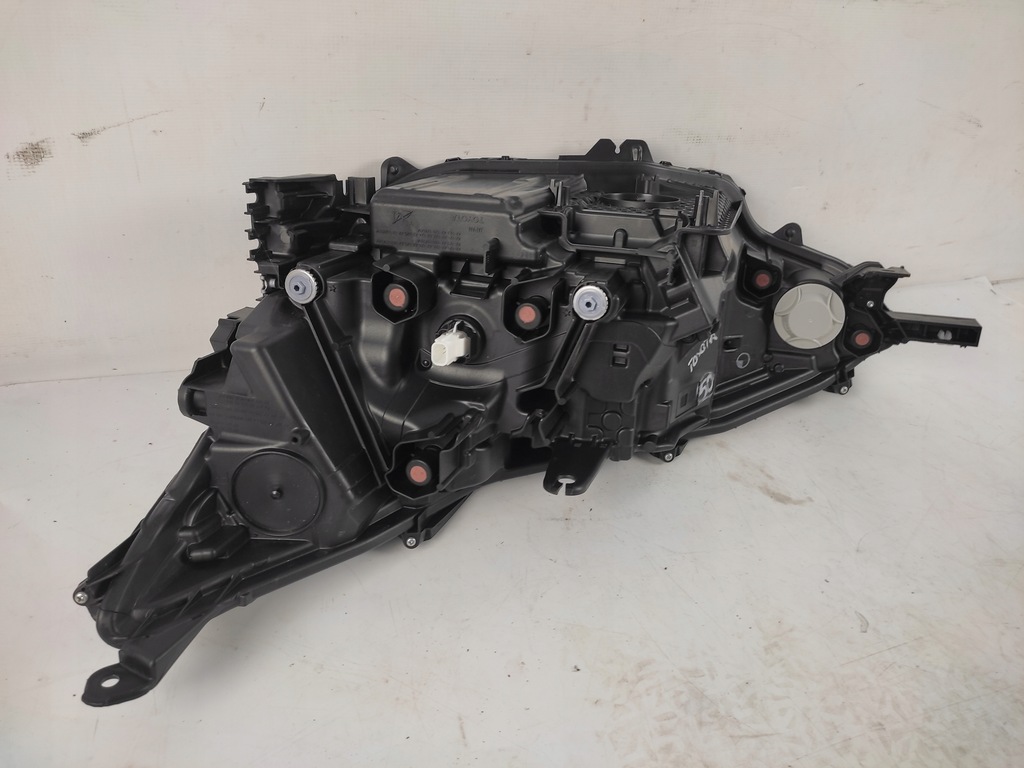 фото №7, Toyota bz4x лампа правая передняя перед full led 2022-