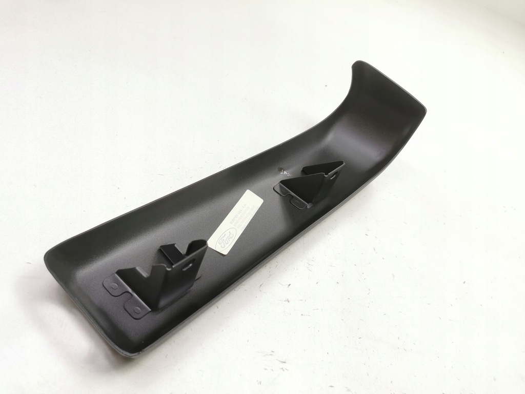 фото №7, Молдинг правая бампера задняя ford escort van 1/86-8/90 оригинальный номер 1634782