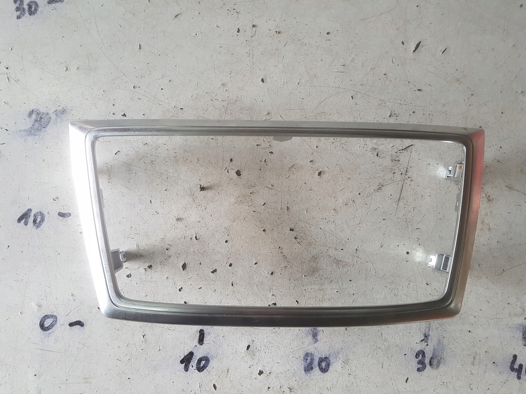 фото №1, Mercedes ml w166 12r- рамка навигации радио