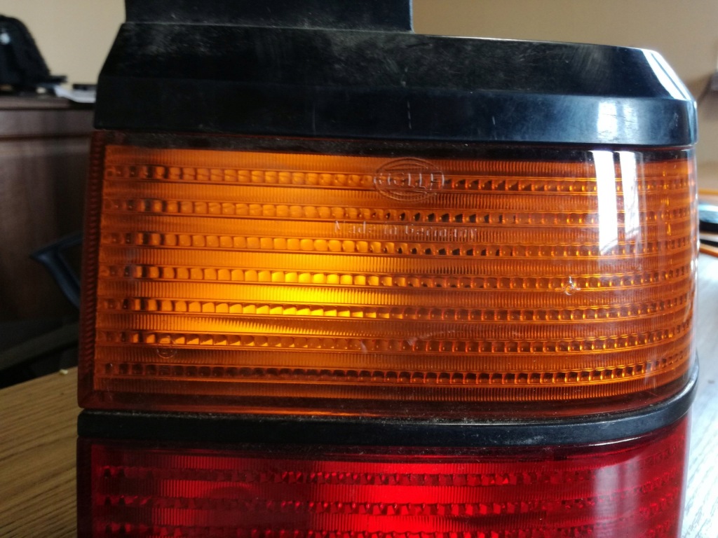 Фара hhella правая  задняя passat b3 универсал в Украине