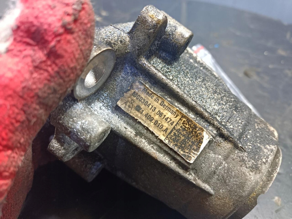 фото №4, Porsche panamera gts 971 кронштейн опора полуось 1409019a