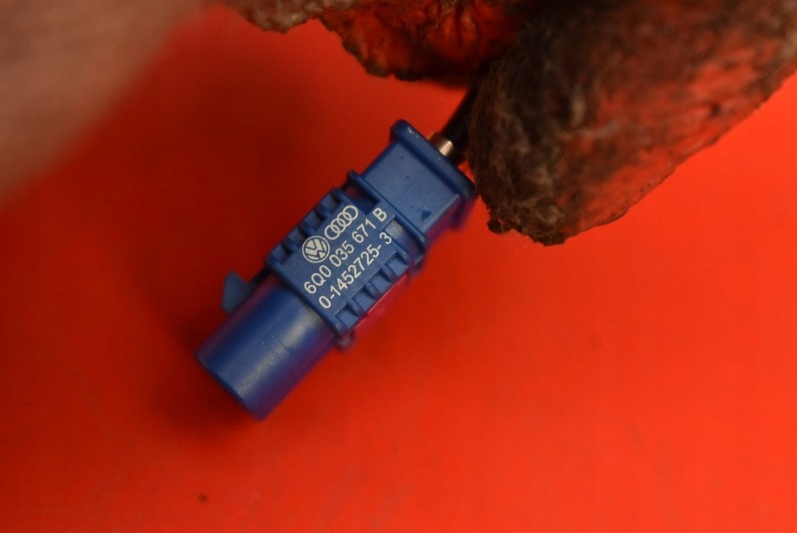 фото №7, Антенна gps 1q0035502r vw eos 08r