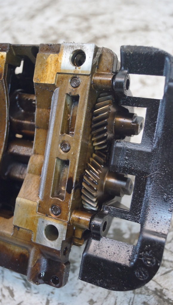 Вали балансувальні насос оливи bmw e87 e90 e60 n43 1505120 Ціна