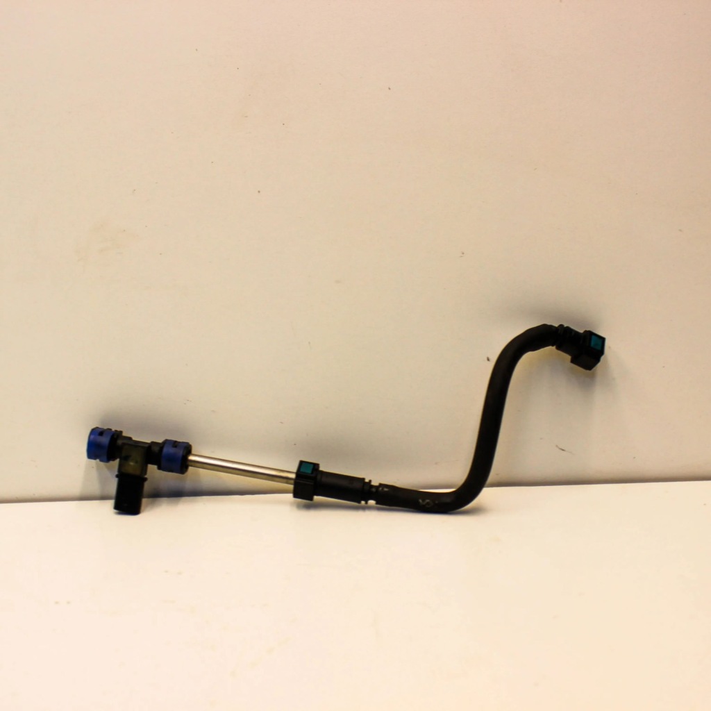 Купити Volvo v40 2014 шланг пального