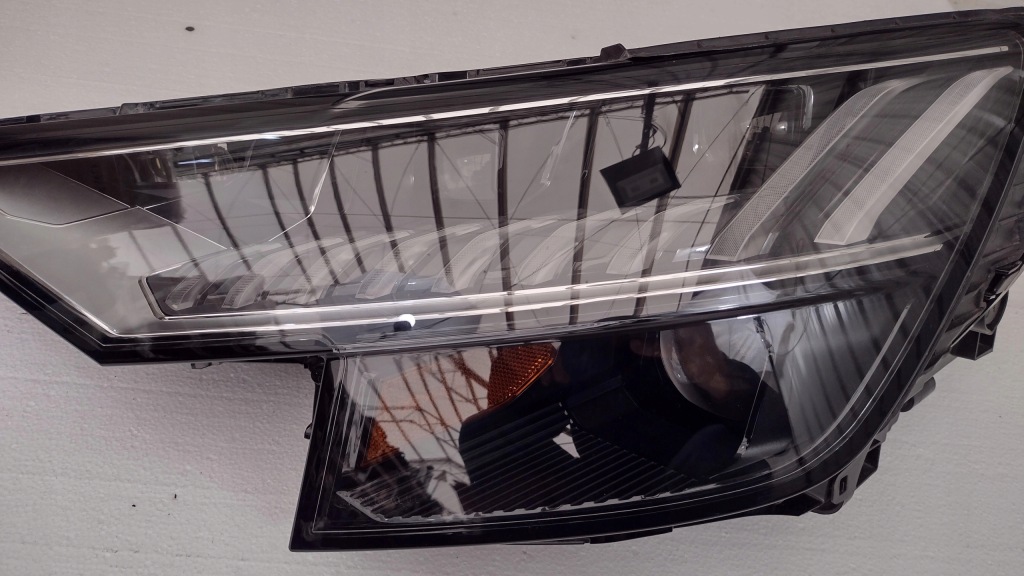 Audi q8 4m8 фара передня перед ліва matrix led америка 4m8941035b Оригінал