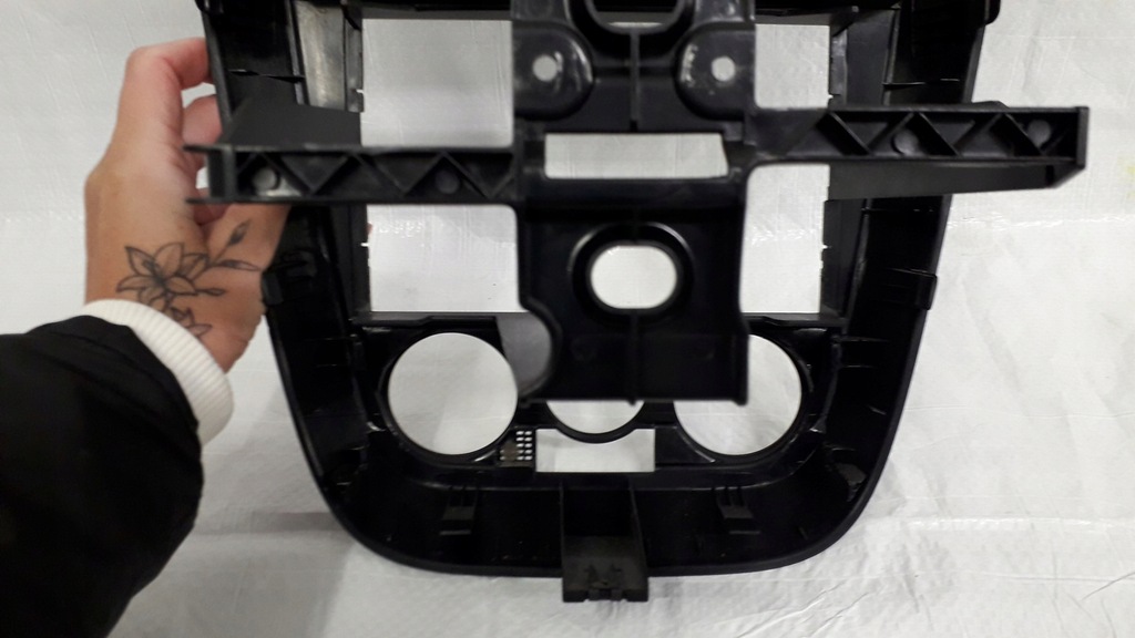 фото №15, Рамка консоль средняя vw fox 5z0858061a