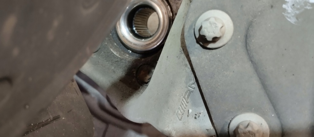 Поворотный кулак рычаг ступица левый задний  mercedes a45 s a35 amg w177 a1773501900 в Украине