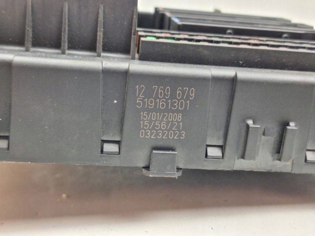 Коробка предохранителей opel vectra c 12769679 в Украине