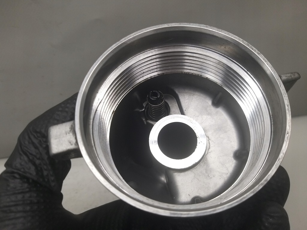 Купити Корпус основа фільтра олія 1.6 1.4 vti 5f01 partner 308 r56 c3 v758311180