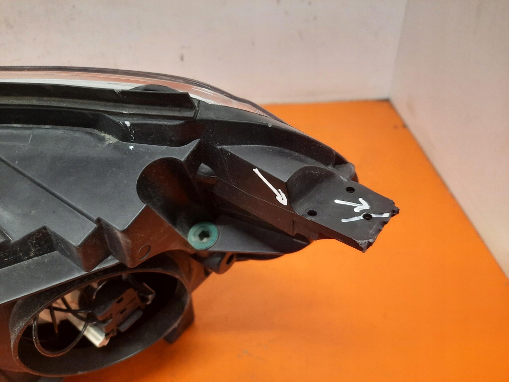 фото №6, Toyota proace ii 16- фара правый перед лампа правая 9808581180-00