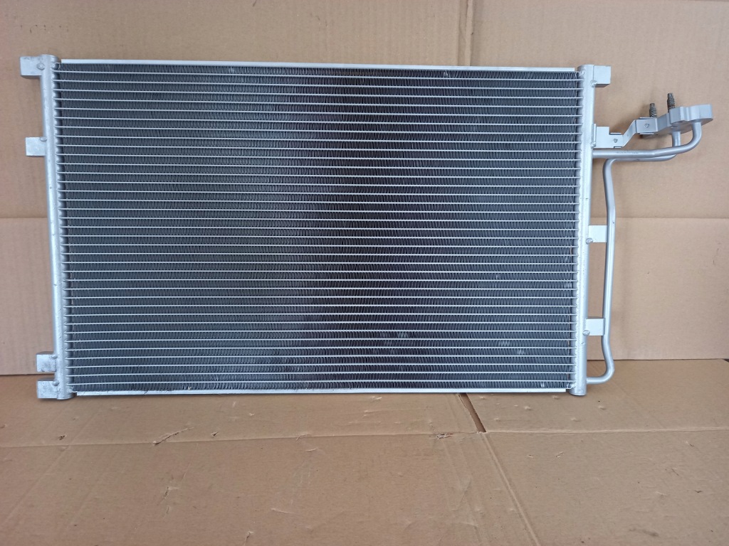 фото №1, Nowa радиатор кондиционера volvo s40 ii v50 2004-