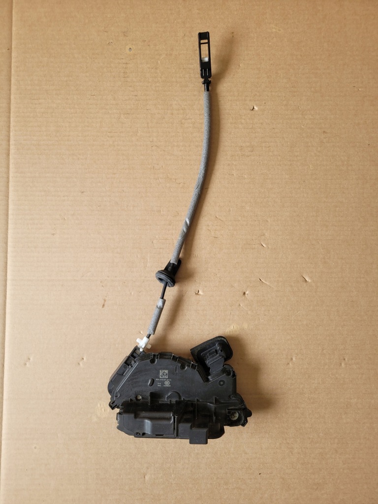 фото №1, Замок дверь левый перед vw passat b8 5tb837015a