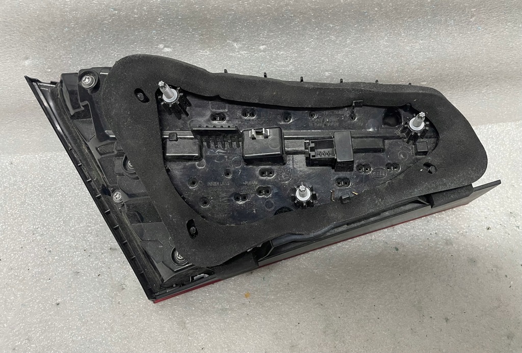 фото №15, Audi a3 8v лампа задняя правая led 8v4945094c