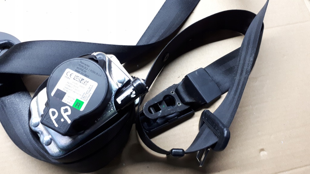 фото №3, A4 b9 lift pas безопасности правый перед