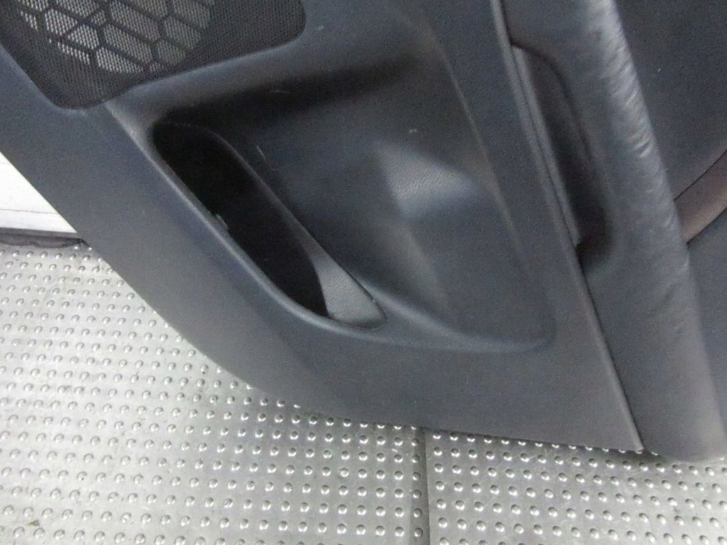 фото №14, Toyota highlander iii 2016 обшивка двері задня