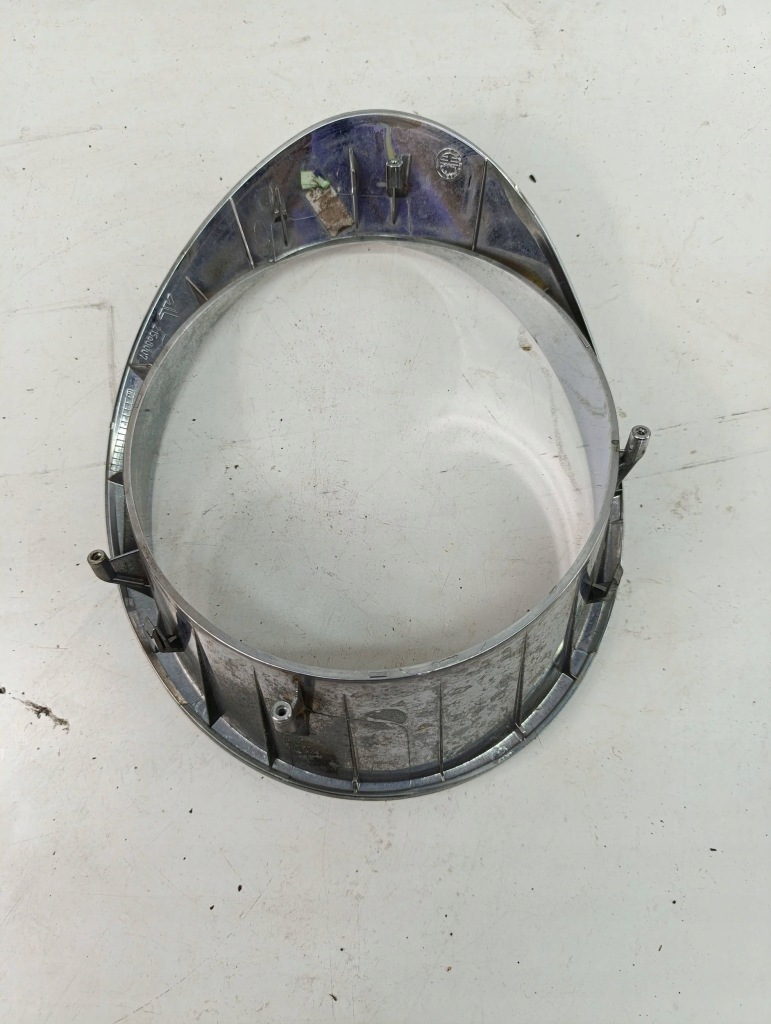 фото №4, Alfa romeo mito рамка лампи задній хром права 21568007