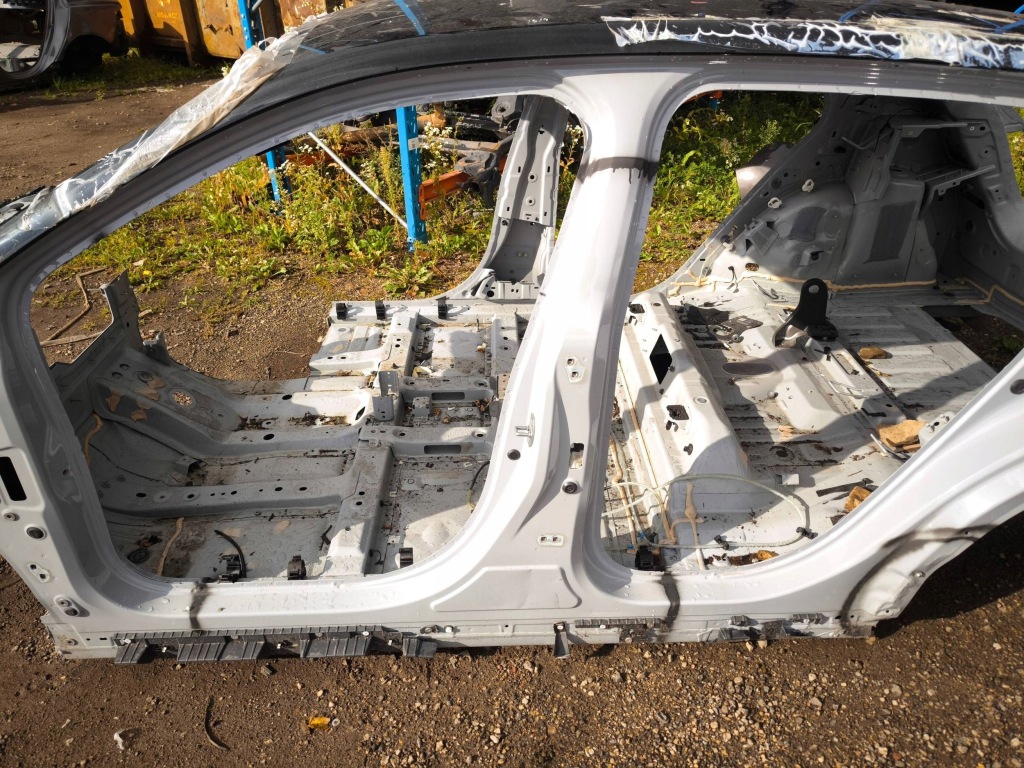 фото №1, Блок двигателя кузов левая сторона renault megane e-tech