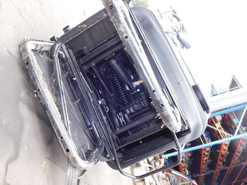 фото №13, Iveco daily 35s13 2001r - сиденье левый водителя