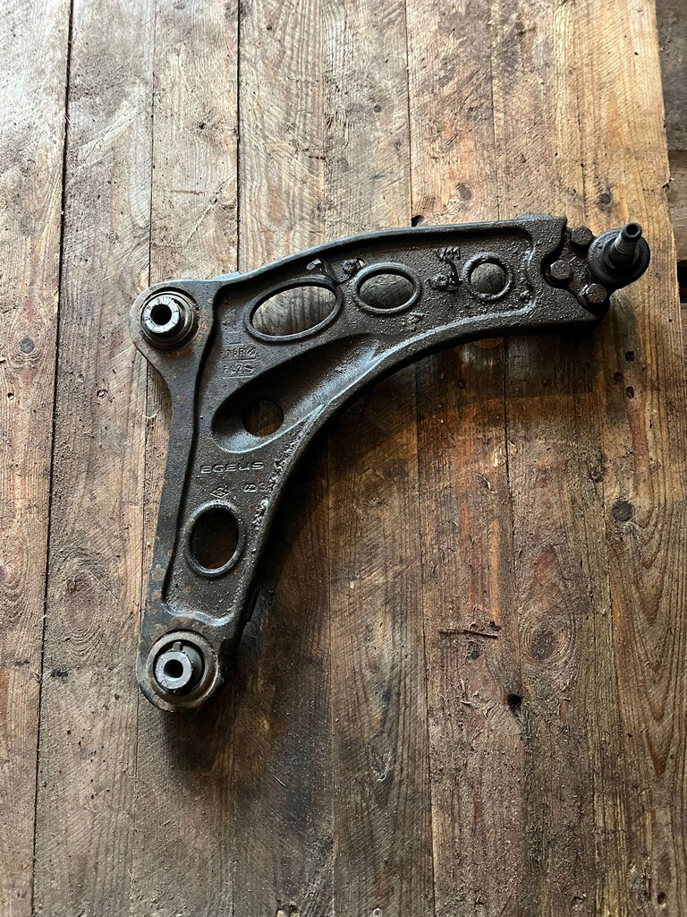 фото №1, Рычаг правый перед renault trafic iii vivaro b