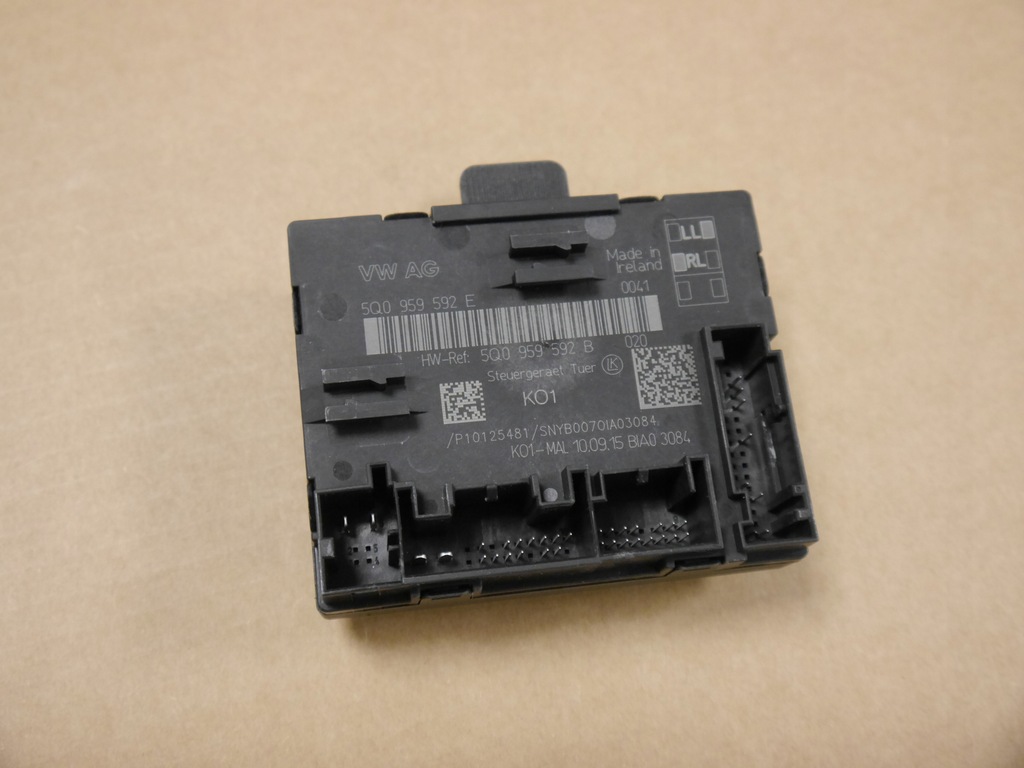 фото №1, Vw passat b8 блок управления модуль дверь 5q0959592e