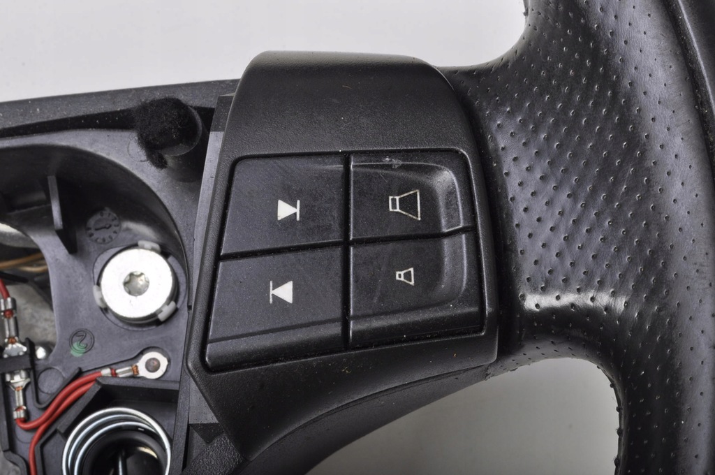 фото №10, Volvo c30 s40 v50 c70 ii воздуховод кожаный navi