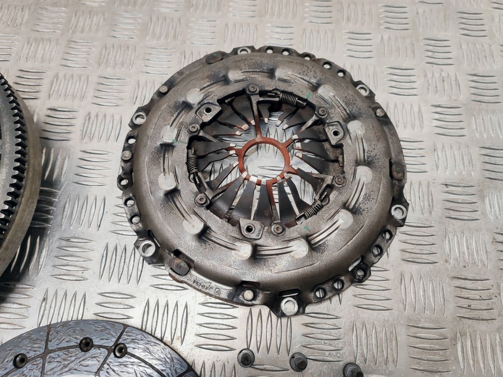 Купить Citroen ds5 2012 сцепление / комплект