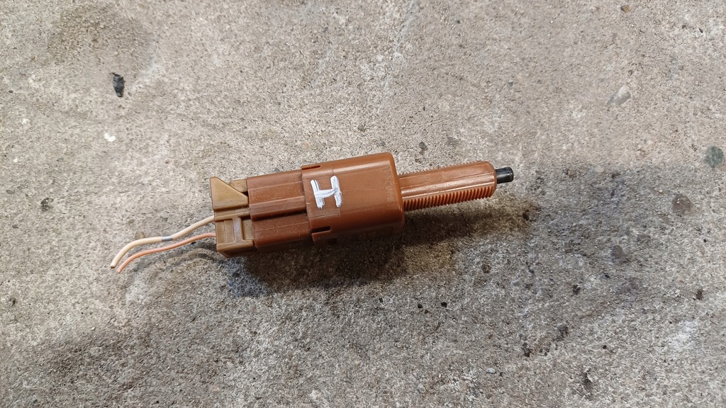 фото №1, Nissan qashqai j11 датчик гальма